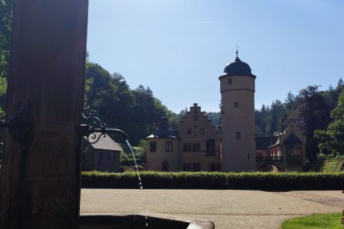 Start in Mespelbrunn am Schloss